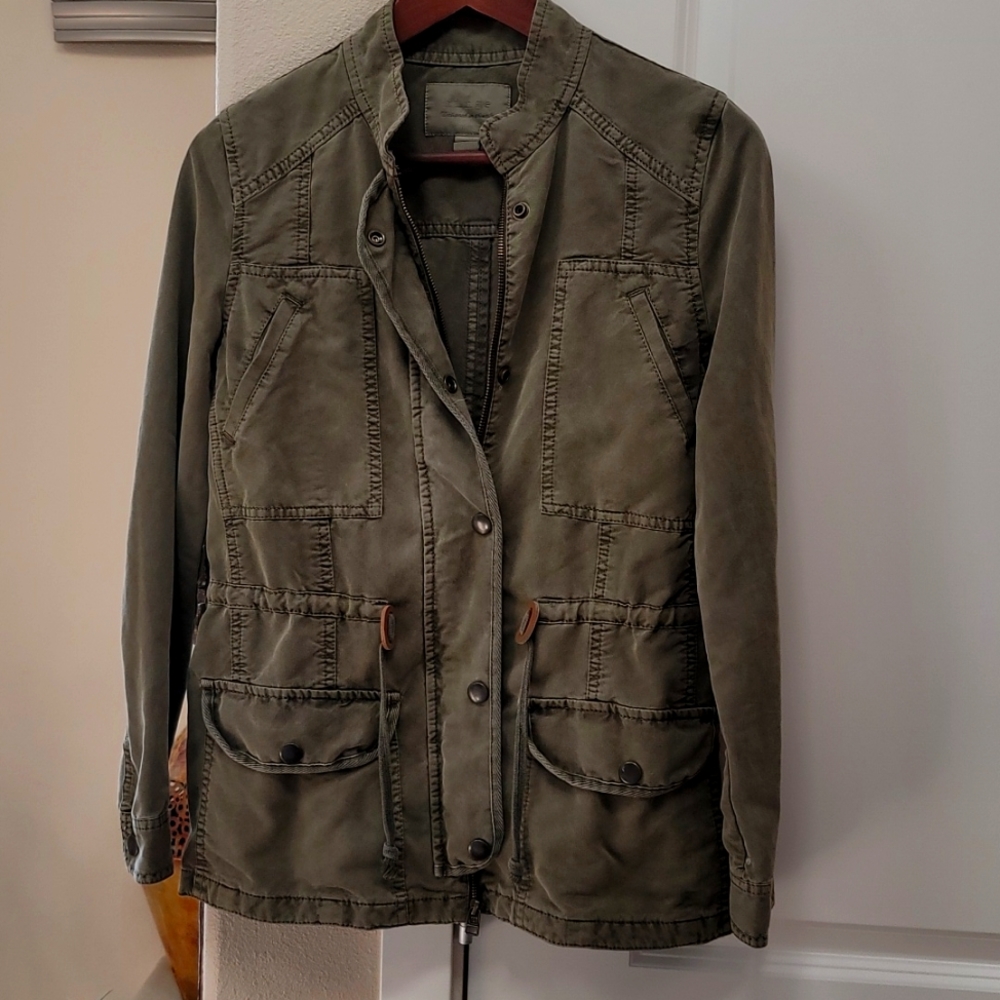 HINGE JACKET